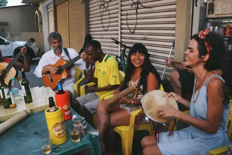 Samba do Mais um ocorre sempre no último sábado do mês, em uma mercearia na Rua 104, no Setor Sul, em Goiânia