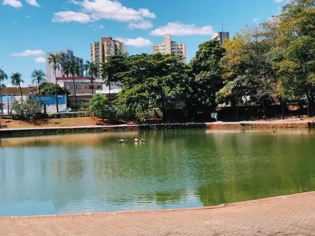 Lago do Bosque dos Buritis, no Setor Oeste, em Goiânia