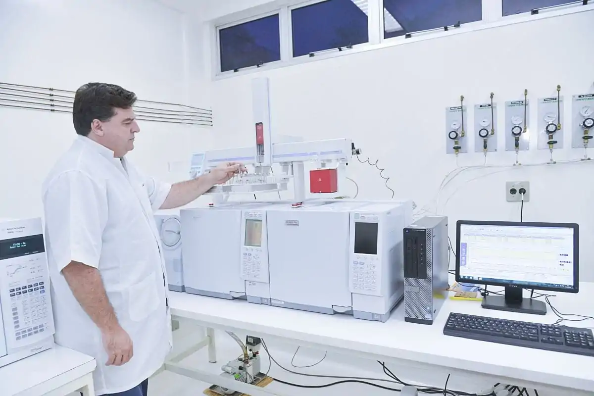 UFG revela pesquisa que detecta câncer pela cera de ouvido