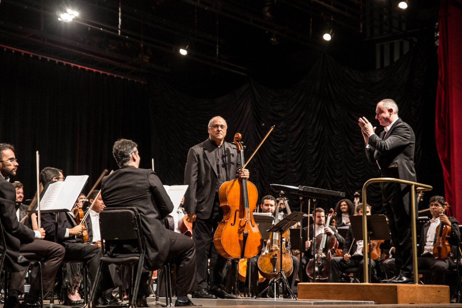 A Orquestra Filarmônica de Goiás se apresenta com Antonio Meneses