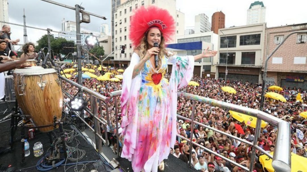 Live da Rainha: Daniela Mercury faz carnaval on-line direto de casa