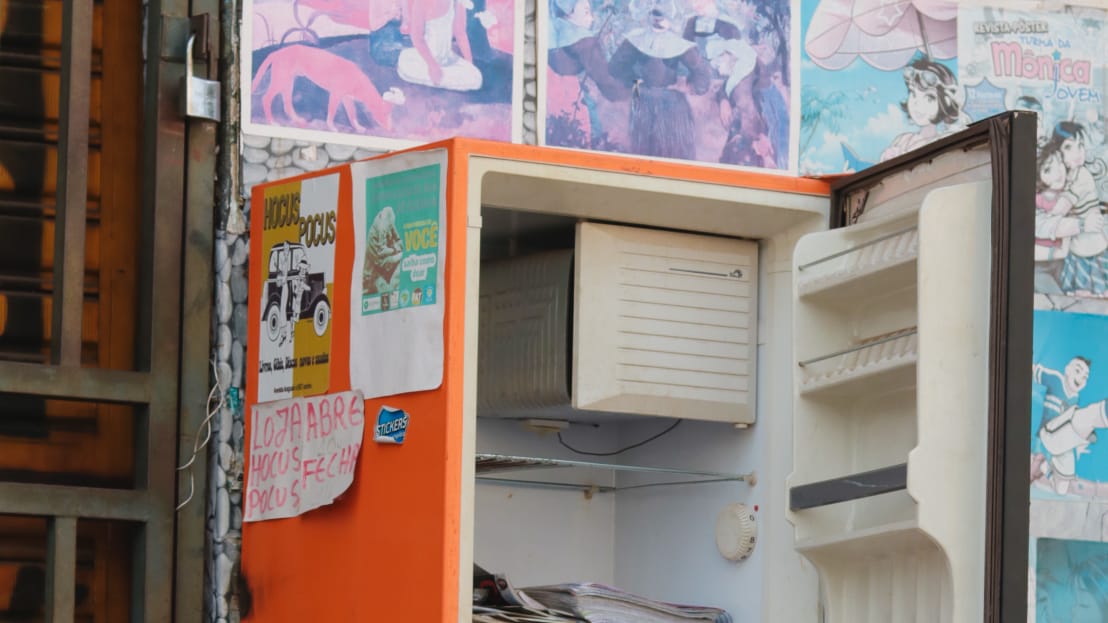 Geladeira Cultural: além de distribuir livros, guarda histórias do Centro de Goiânia