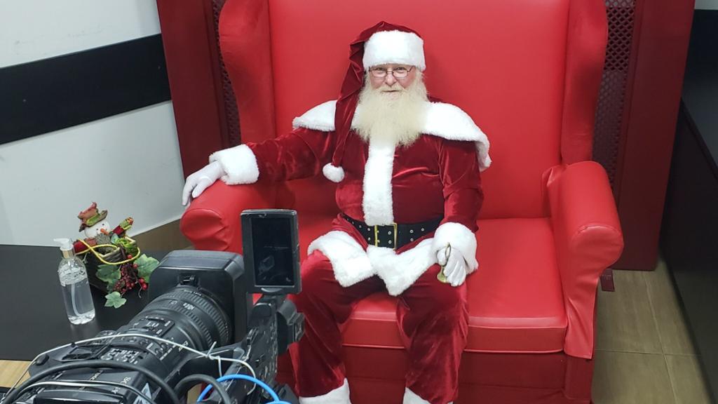 Em Goiânia, Papai Noel encontra crianças por videoconferência