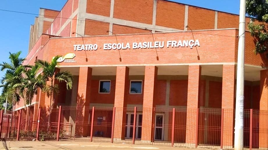 Basileu França abre 975 vagas para diferentes tipos de cursos