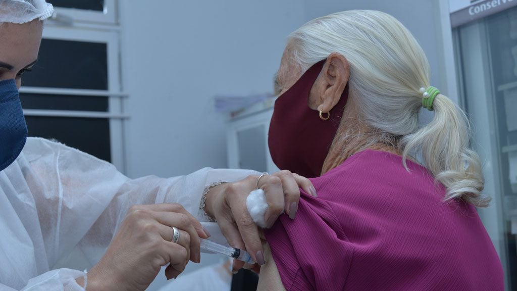 Aparecida de Goiânia amplia vacinação para idosos acima de 75 anos