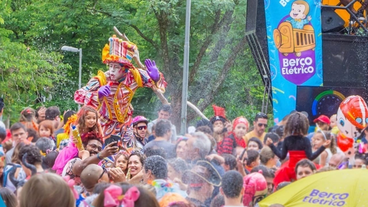 Bloco Berço Elétrico faz live de carnaval para as crianças