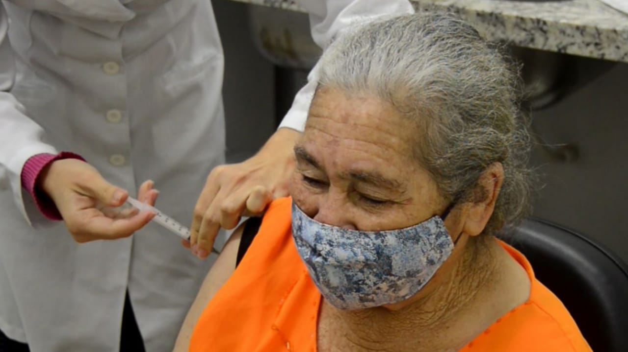 Aparecida de Goiânia amplia a vacinação para idosos a partir de 64 anos