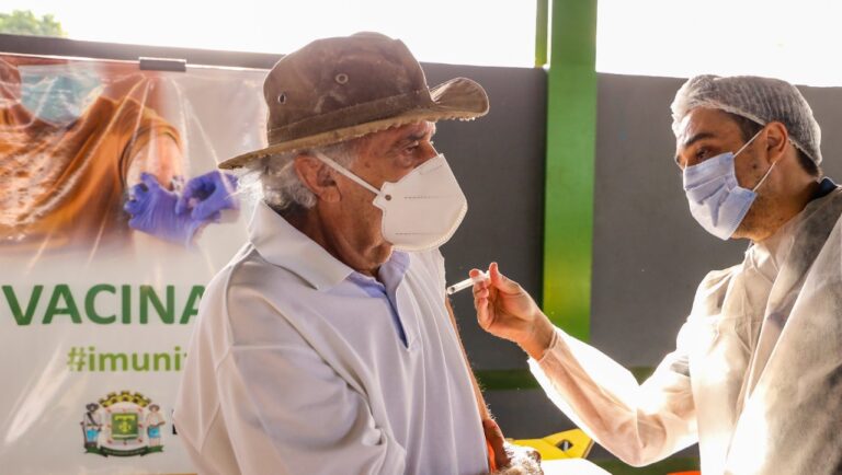 Goiânia começa vacinação da segunda dose para maiores de 84 anos