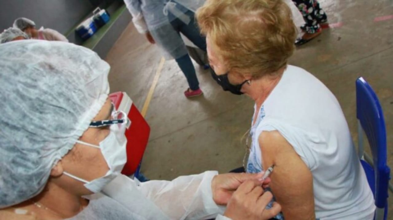 Vacinação em Goiânia: idosos serão vacinados neste sábado (24/4)