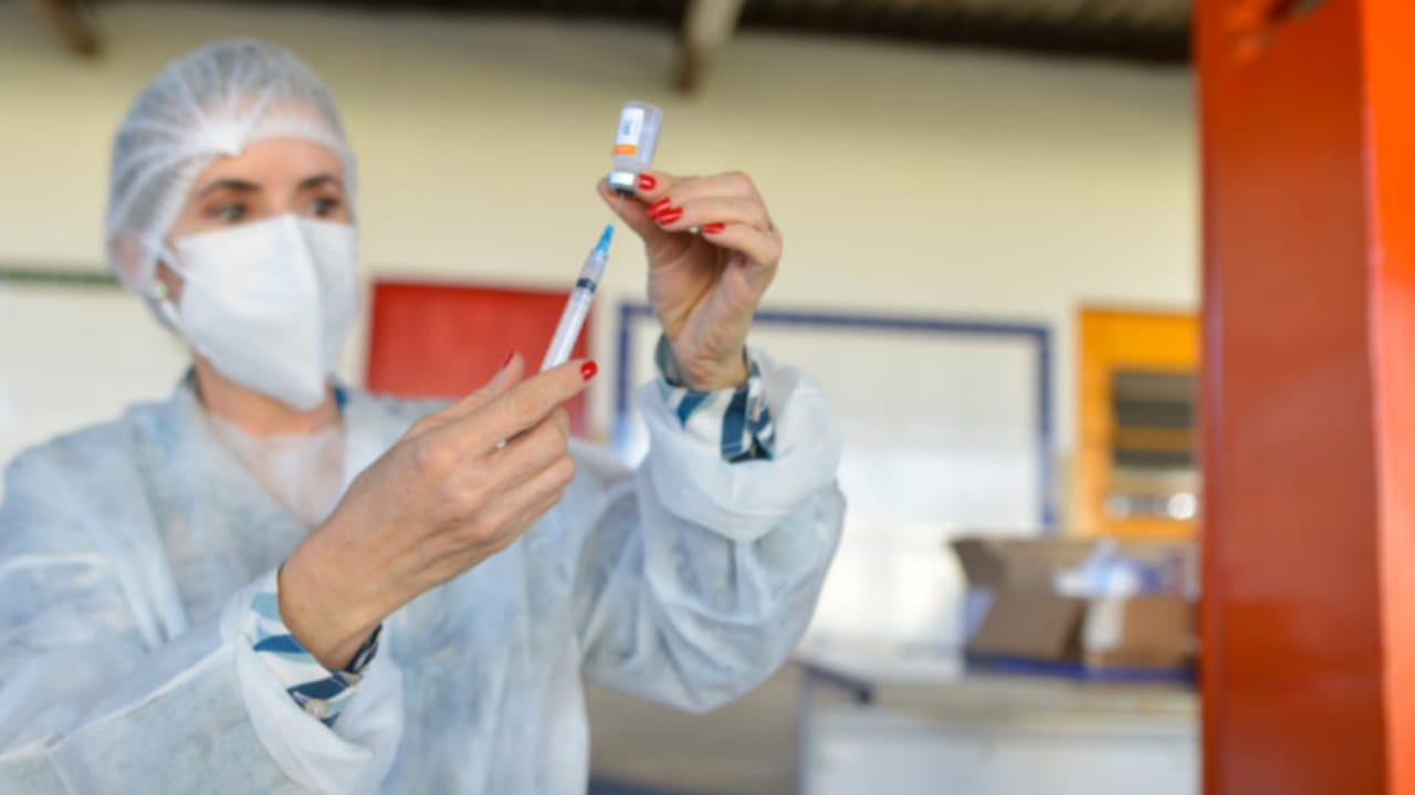 Goiânia inicia vacinação contra Covid-19 para pessoas acima de 50 anos