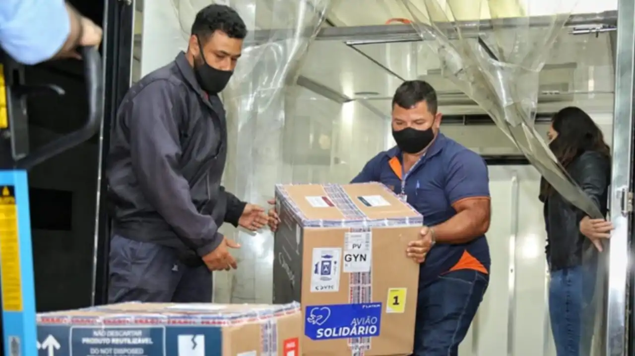 Estado de Goiás recebe mais 199 mil doses de vacinas contra a Covid-19