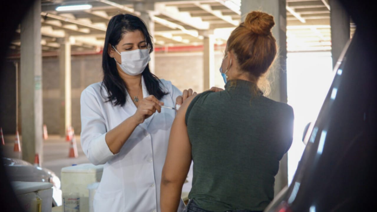 Goiânia amplia vacinação contra Covid para pessoas a partir de 18 anos