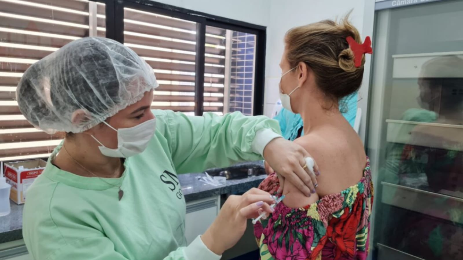 Goiânia inicia vacinação de pessoas a partir de 25 anos no drive-thru