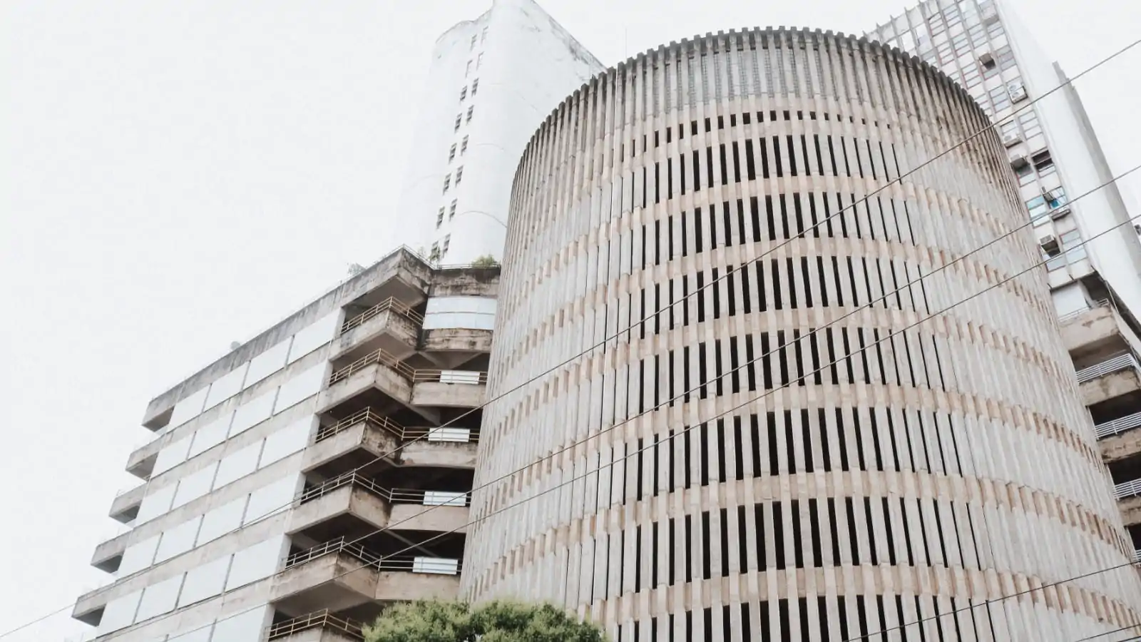 Conheça a história do Edifício Parthenon Center, no Centro de Goiânia