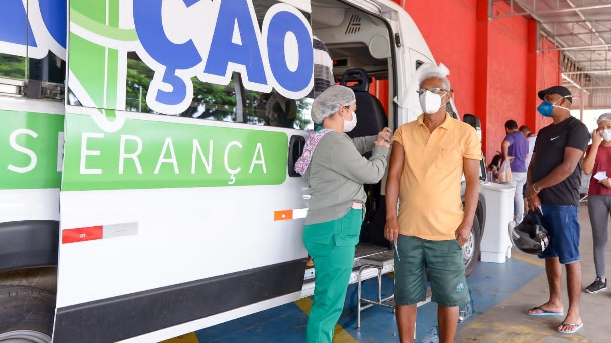 Van da VacinAção realiza imunização itinerante até o dia 10 de junho