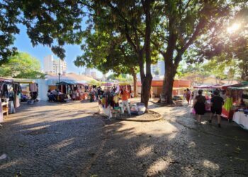 Feira das Minas faz edição especial dos Anos 60