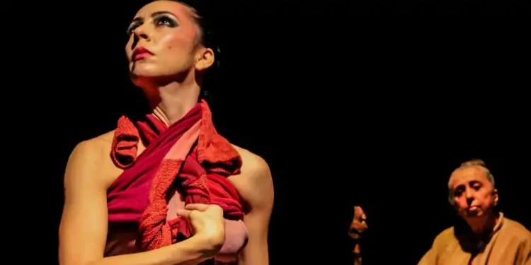 Lamira Artes Cênicas apresenta espetáculo “Sobre Si”