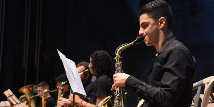 Banda Sinfônica apresenta concerto beneficente em Aparecida