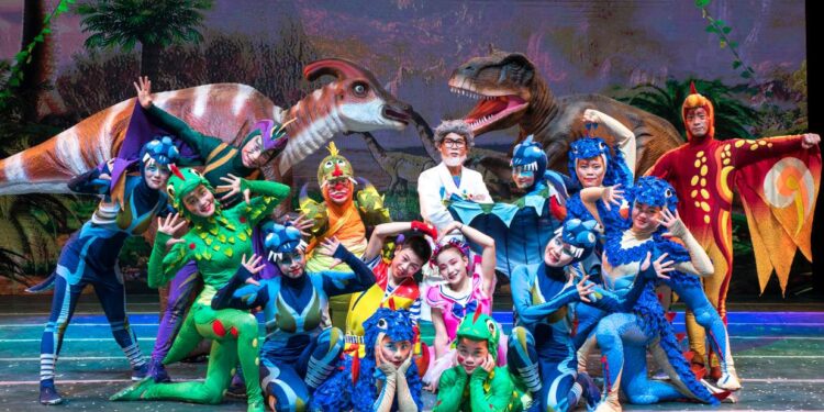 Circo Internacional da China traz espetáculo Mundo Jurássico a Goiânia