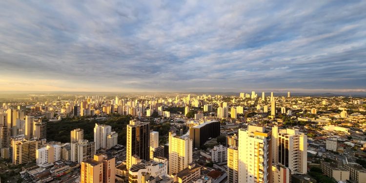 Goiânia: Saúde e negócios impulsionam mercado imobiliário