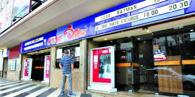 Cine Ritz, em Goiânia, é interditado pela prefeitura