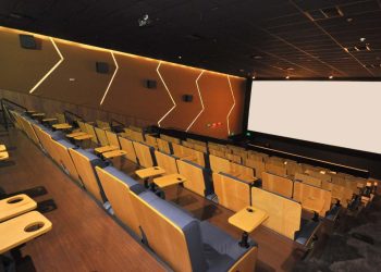 Goiânia Shopping inaugura sala de cinema Platinum Novo espaço, com capacidade para 84 espectadores, tem uma tela gigante de 8,90m X 4,80m, atendimento preferencial e cardápio diferenciado