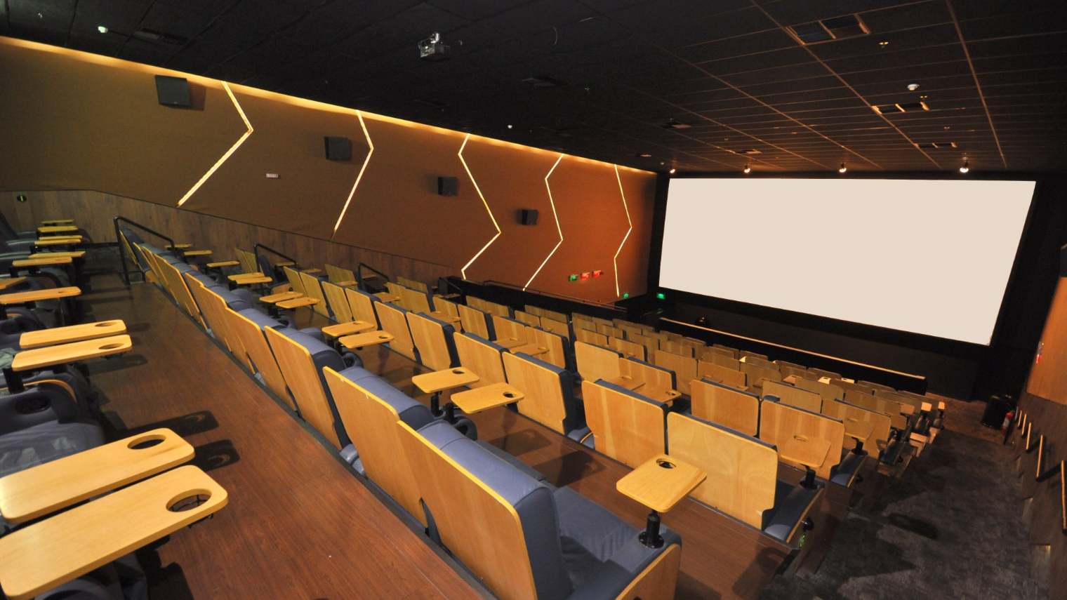 Goiânia Shopping inaugura sala de cinema Platinum