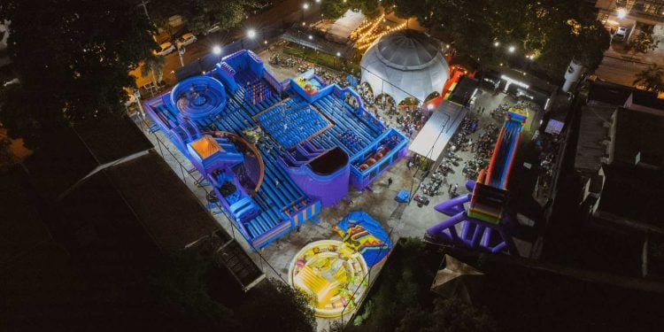 Goiânia recebe parque inflável com mais de 1,4 mil m²