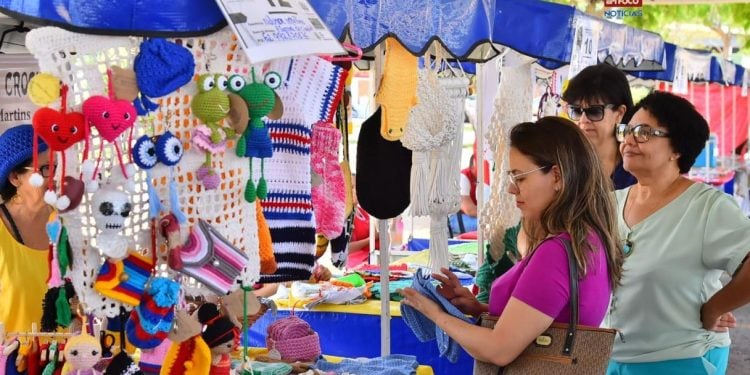 Prefeitura de Aparecida recebe feira de produtores locais