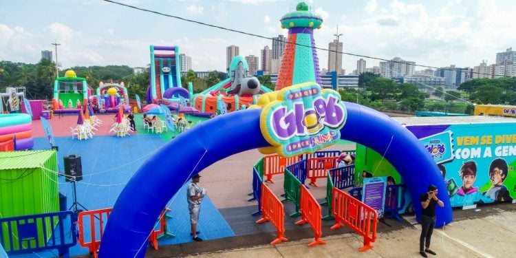 Goiânia: shopping recebe parque temático de infláveis gigantes