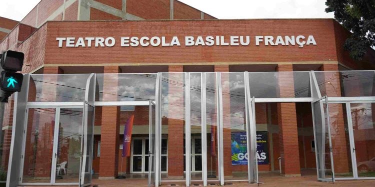 Basileu França abre vagas gratuitas para cursos técnico e superior