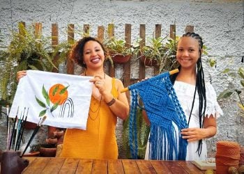 Projeto AYA, do Orum Aiyê Quilombo Cultural, oferece oficinas gratuitas de estamparia em tecido para mulheres negras