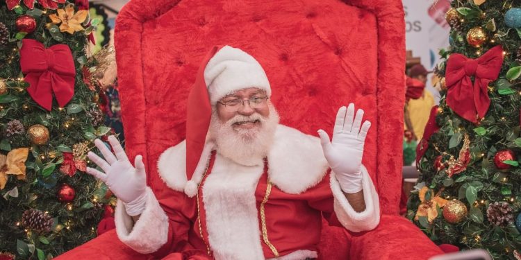 Araguaia Shopping inaugura decoração de Natal e recebe Papai Noel