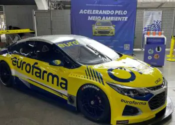 Mercado da 74, em Goiânia, recebe carro oficial da Stock Car