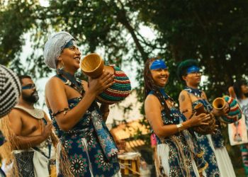 Bloco Tambores do Orum sai às ruas no pré-carnaval de Goiânia