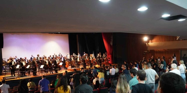 Orquestra Filarmônica de Goiás faz concerto gratuito no Teatro Basileu França