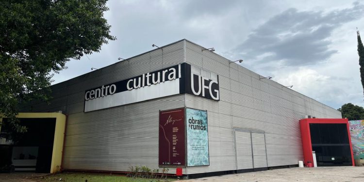 CCUFG recebe shows das bandas Lâmpada Mágica e Banana Bipolar