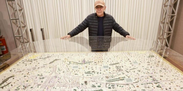 Siron Franco entrega obra de arte comemorativa aos 300 anos da cidade de Goiás