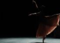 Teatro Escola Basileu França encena clássico “Romeu e Julieta”