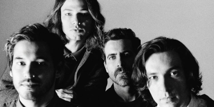 Terno Rei apresenta show do novo disco em Goiânia nesta sexta (23/5)