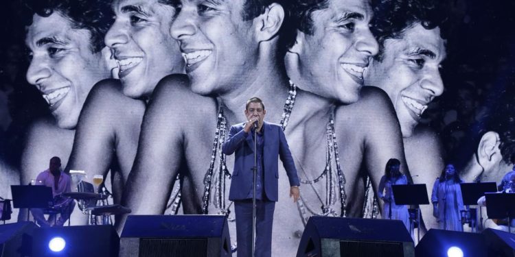 Zeca Pagodinho faz show da turnê “40 Anos” em Goiânia