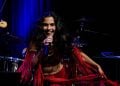 Luau da Liberdade recebe show gratuito de Débora Di Sá nesta sexta-feira (20/6)