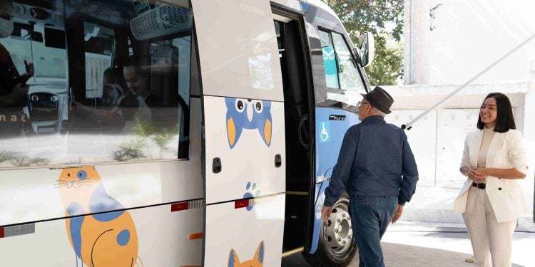 Senac Goiás lança Carreta Pet Móvel