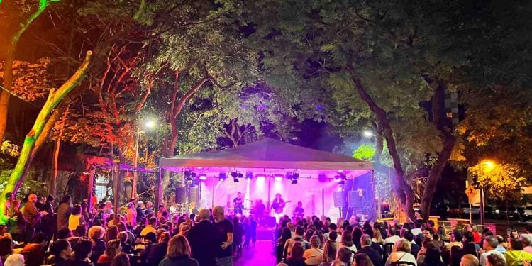 Projeto Música no Bosque recebe show da banda Heróis de Botequim