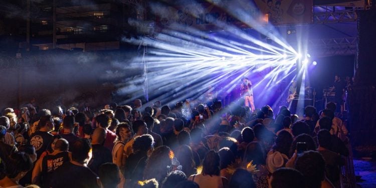 Shiva alt-bar celebra 10 anos com show de Otto e Di Melo