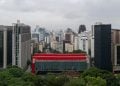 20 museus em São Paulo onde a arquitetura amplia a experiência da arte
