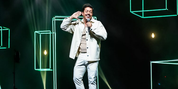 Renato Albani traz a Goiânia o espetáculo A Ignorância É Uma Dádiva