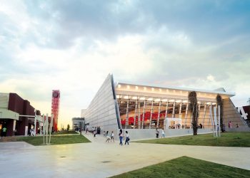 Outlet Premium Brasília realiza festa agostina