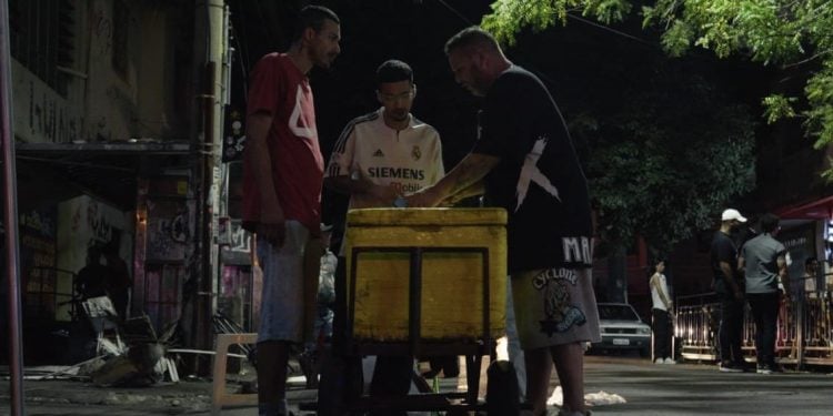 Passageiro do Brasil, filme sobre as dificuldades de um pai para garantir o sustento do filho, estreia no Cine Cultura