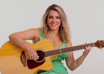 Maíra Lemos se apresenta pela 1ª vez no Luau da Liberdade